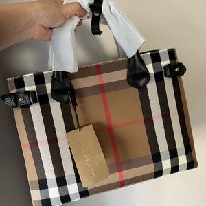Burberry banner tote